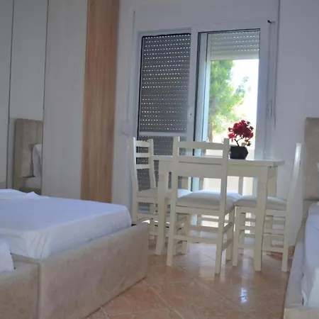 Penzion In Guest - Welcomen In Vila Sinomati - 3