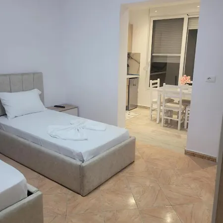 Penzion In Guest - Welcomen In Vila Sinomati - 3