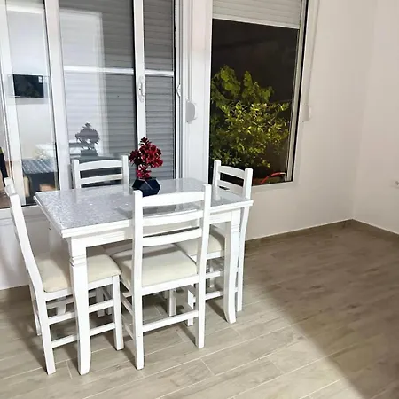 In Guest - Welcomen In Vila Sinomati - 3 Penzion Vlorë